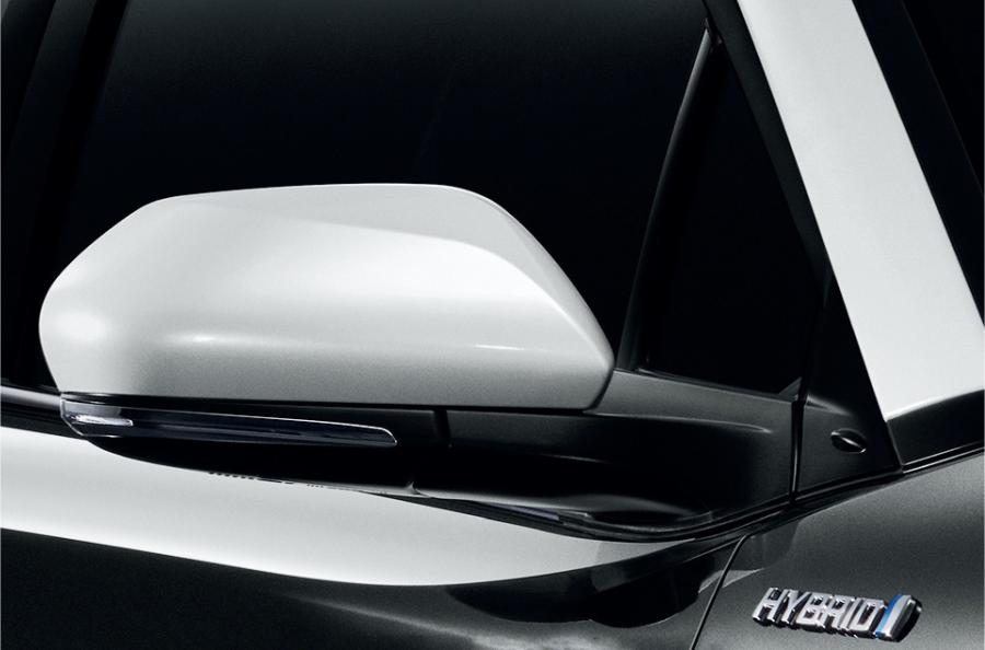 Детали экстерьера Toyota C-HR by Karl Lagerfeld Limited Edition 2020 года  (фото 3 из 6)
